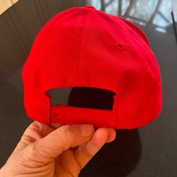 True Religion Men's Snapback Baseball Cap Hat Circle Embroidered Logo Red Black - Picture 6 of 7